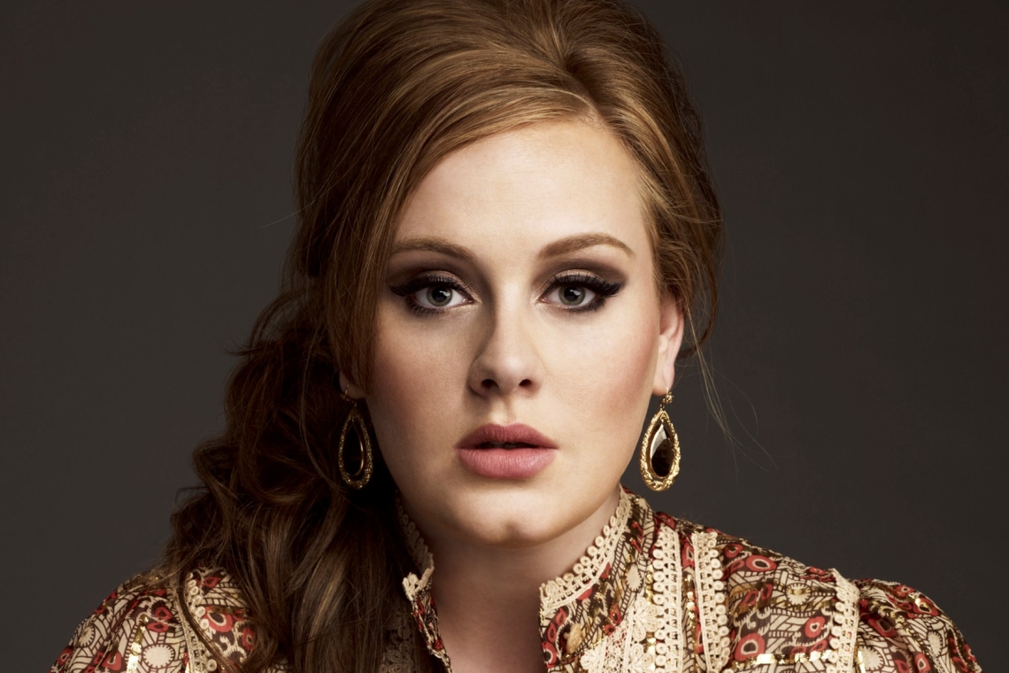 Stars et People : Adele, la star UK, renonce-t-elle à son rêve américain ?